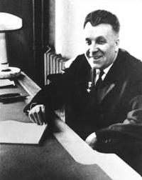 Окунев Иван Васильевич - директор Уралвагонзавода с 1949 по 1969 год, Герой cоциалистического труда (1966г.), Лауреат Государственной премии, Заслуженный «Уралвагонзаводовец», Почетный гражданина города Нижний Тагил.